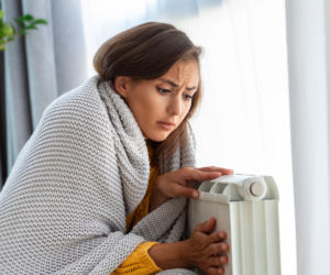 Grzejnik w mieszkaniu nie działa? Jak go naprawić i komu zgłosić usterkę?