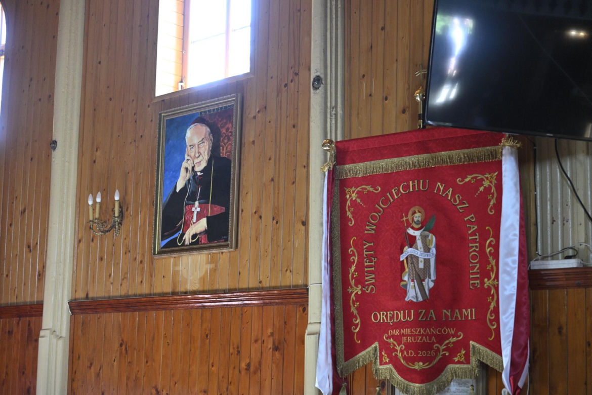 Tak zmienił się kościół z kultowego Rancza. Aktorzy zbierali na remont