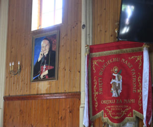 Tak zmienił się kościół z kultowego Rancza. Aktorzy zbierali na remont