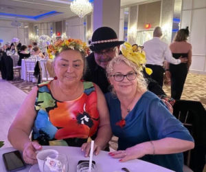 Wiosenny Bal „Szalonych Kapeluszy Daru Serca w Chicago