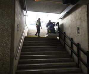 Warszawa. Wojsko na stacjach kolejowych