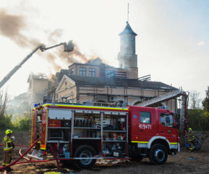 Płonie zabytkowy pałac w Lubuskiem! Gigantyczna akcja straży pożarnej
