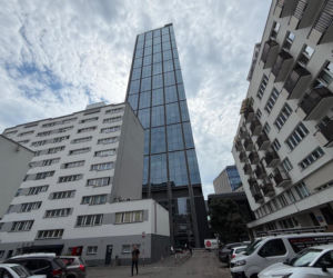 Potężna szyba runęła z Varso Tower! Co się dzieje z najwyższym wieżowcem w UE?