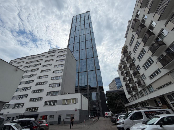 Potężna szyba runęła z Varso Tower! Co się dzieje z najwyższym wieżowcem w UE?