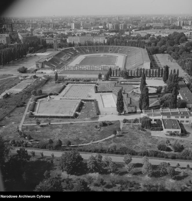 Warszawa miała lotnisko w samym centrum miasta. Dzisiaj jest tam wielki park!