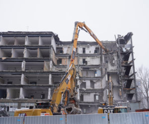 Rozbiórka słynnego budynku UW na Mokotowie