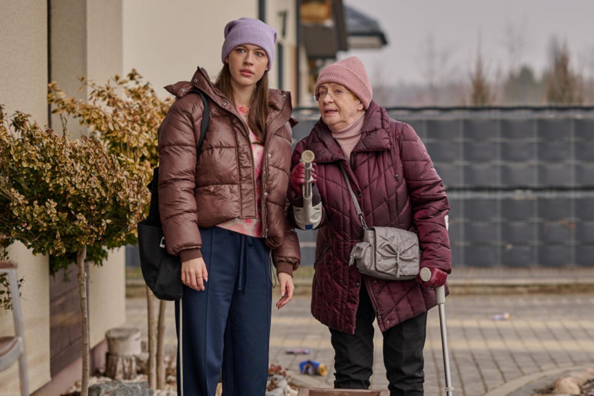 Na Wspólnej odc. 4025. Krystyna Agier (Małgorzata Knothe), Ula (Julia Jurek)