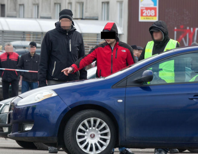 Wepchnęli Piotra pod autobus z zemsty. Tragedia w Pabianicach