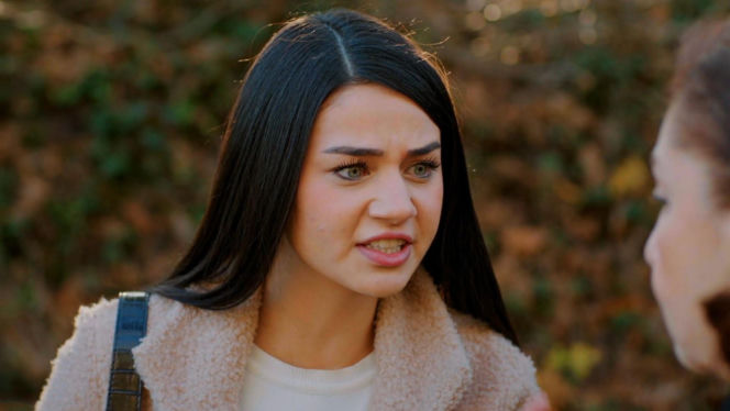 Miłość i nadzieja, odc. 376. Bahar, Naciye