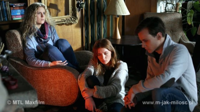 	M jak miłość odc. 1117. Darek Maj (Marcel Sabat), Ula (Iga Krefft), Natalka (Marcjanna Lelek)