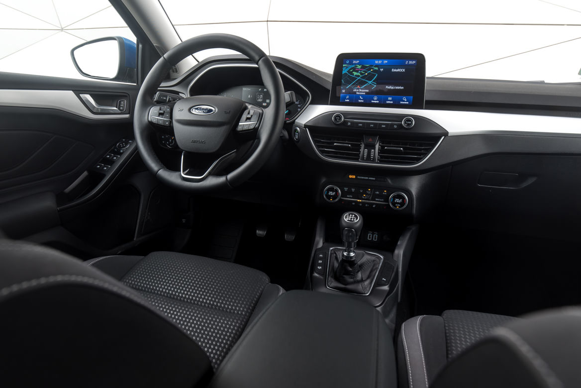 Ford Focus Sedan 1.0 EcoBoost 125 KM 6MT Connected