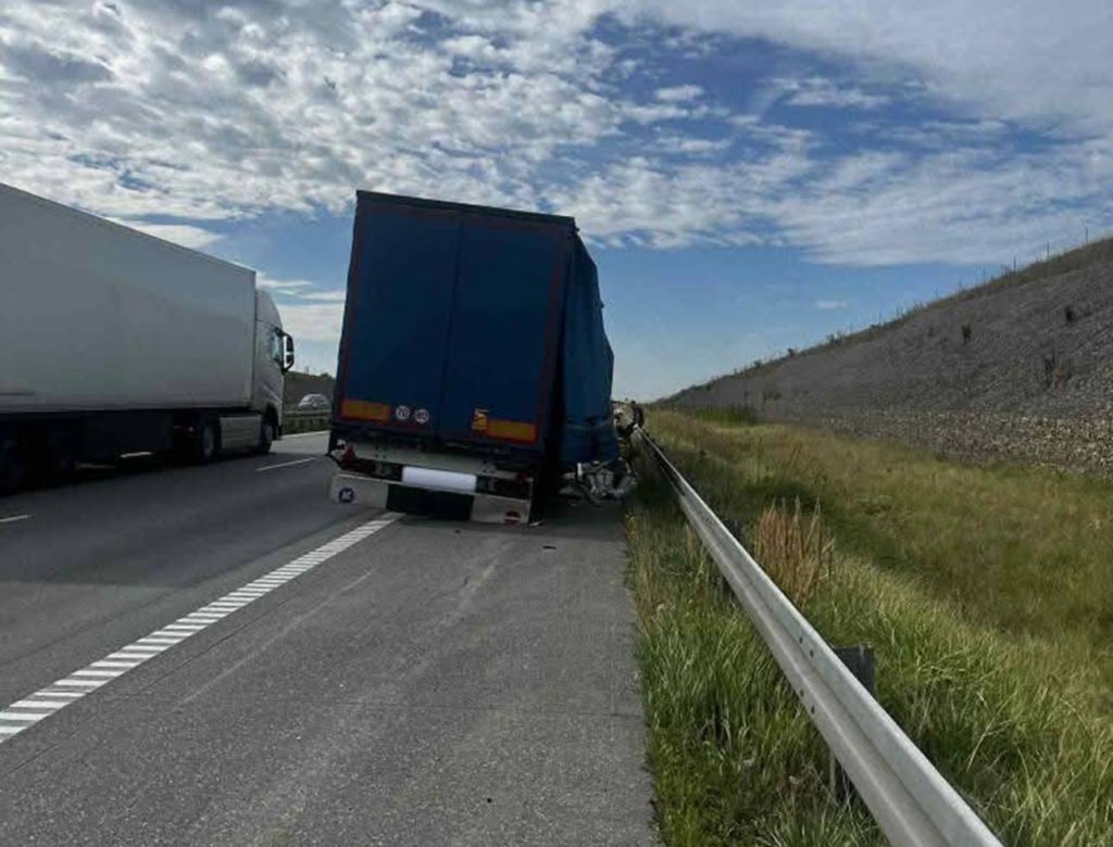 Wypadek na autostradzie A1. Zderzyły się ciężarówki