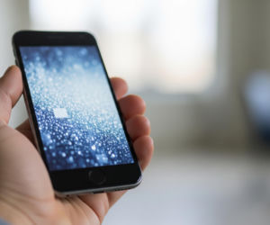 Bielański policjant uratował oszczędności 66-latki. Jak udało się powstrzymać przestępców?