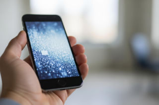 Bielański policjant uratował oszczędności 66-latki. Jak udało się powstrzymać przestępców?