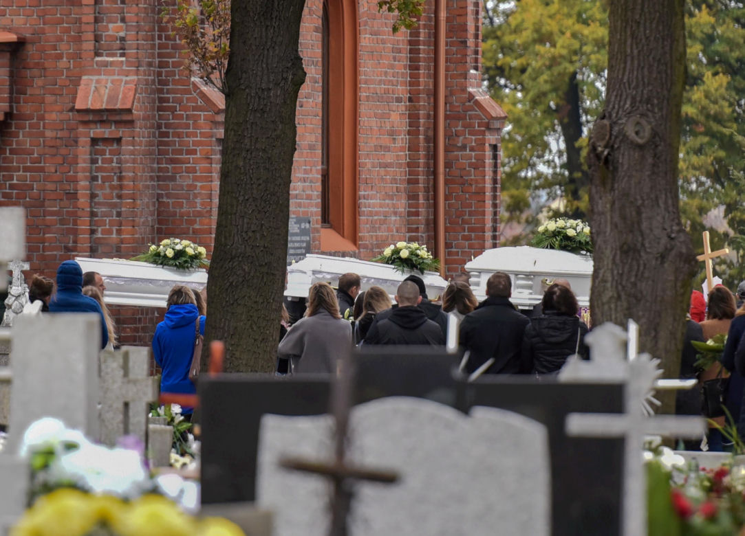 Pogrzeb ofiar tragicznego pożaru w Inowrocławiu