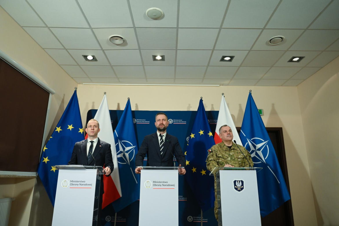 Szef MON Władysław Kosiniak-Kamysz podczas konferencji "Szpejowisko 2.0" w siedzibie Dowództwa Wojsk Obrony Terytorialnej w Zegrzu
