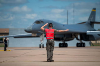 Z cmentarzyska wprost do ponownej służby. Niezwykła historia odrodzenia bombowca B-1B Lancer
