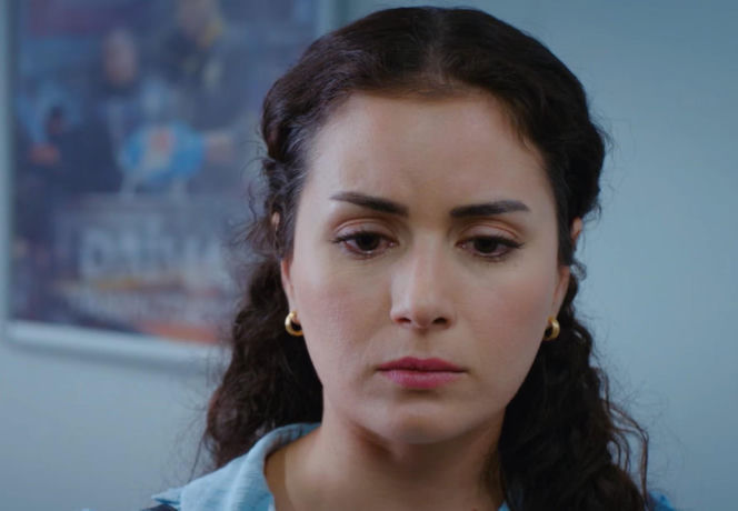 Dziedzictwo, odcinek 891: Nana i Nazli uciekają z rąk Trucizny, a Ayse traci przytomność po przyjęciu niewłaściwych leków