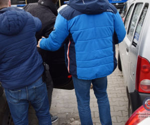 Gruzini okradli listonosza. Zabrali mu blisko 20 tys. złotych