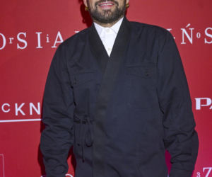 Książkiewicz pokazała majtki, Olejnik jak diwa i Grochowska w zbroi. Tłum gwiazd na pokazie Baczyńskiej