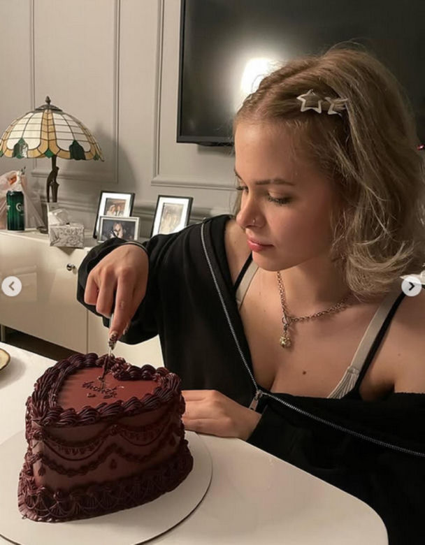 Gabriela Świerczyńska (Ania z M jak miłość) prywatnie na Instagramie świętuje 20. urodziny - kwiecień 2025 r.