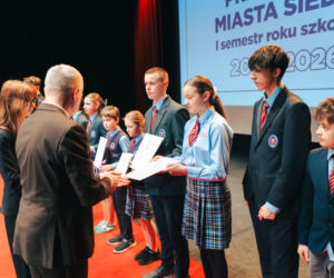 Najzdolniejsi uczniowie odebrali stypendia Prezydenta Miasta Siedlce