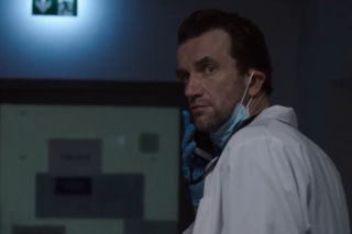 Lekarze: Nie jesteśmy bogami, tylko zwykłymi ludźmi. Poruszający film