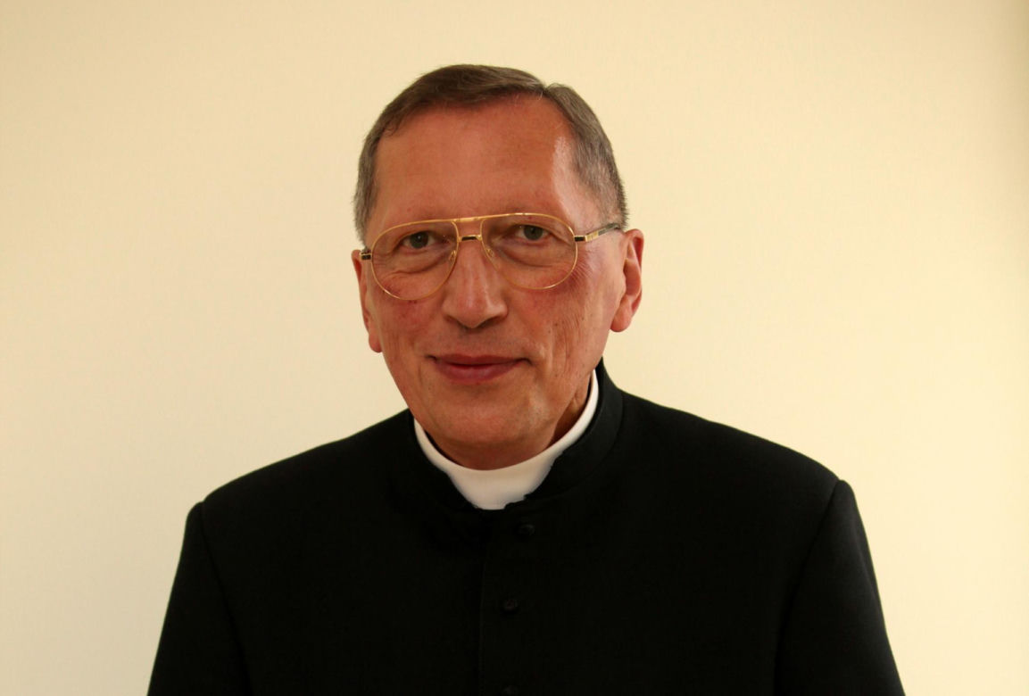 Nie żyje ksiądz Roman Kneblewski. Nazywany był kapelanem narodowców