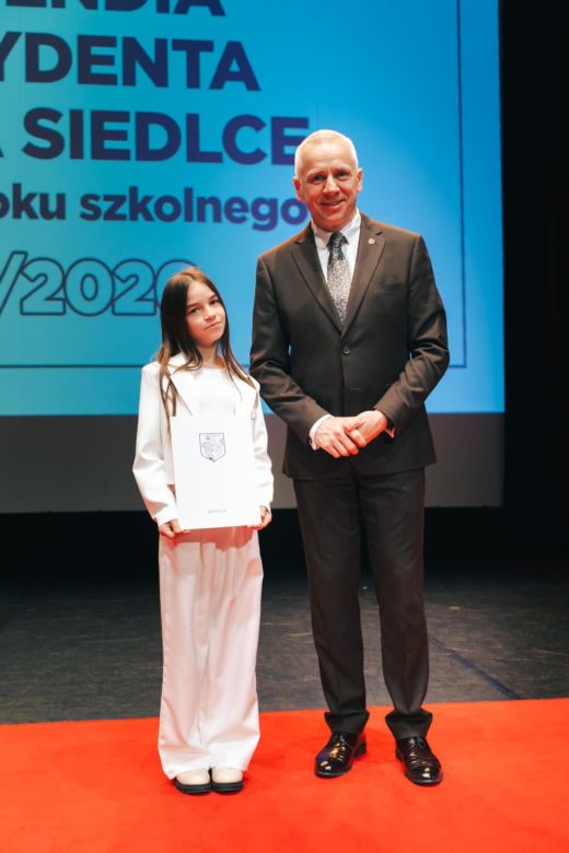 Najzdolniejsi uczniowie odebrali stypendia Prezydenta Miasta Siedlce