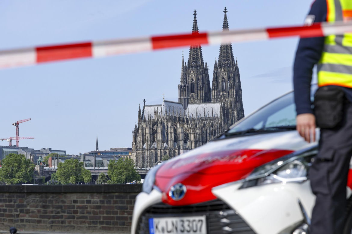 Niemcy/ W centrum Kolonii znaleziono niewybuchy z czasów II wojny, ewakuowano 20 tys. osób