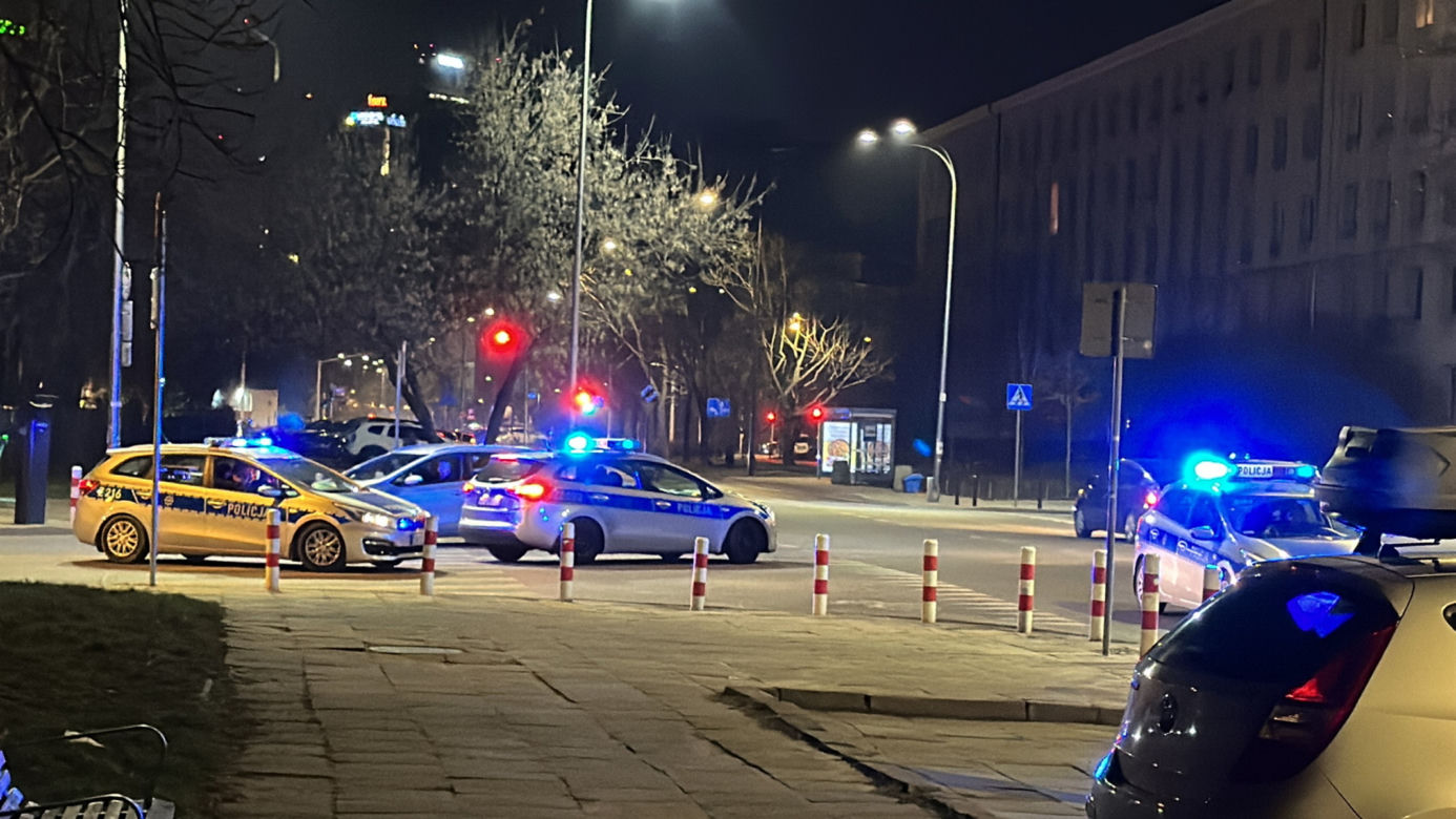 Zwiewał policji gruchotem przez 4 dzielnice! W akcji ogromne siły policji