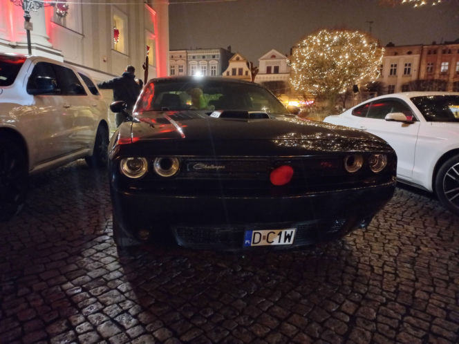 Świąteczny Zlot Amerykańskich Samochodów na Rynku w Lesznie