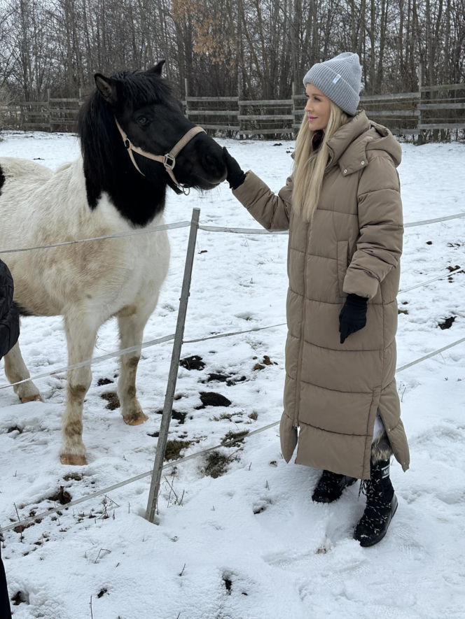 Joanna Krupa odwiedza schronisko dla zwierząt