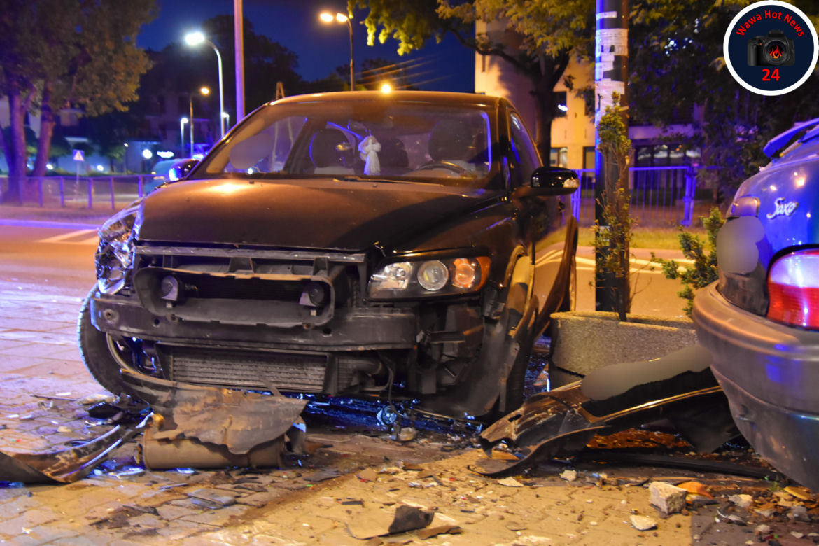 Pijana Ukrainka staranowała zaparkowane auto. Miała ponad 2 promile 