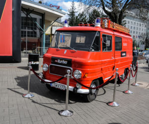Klasyki i tuning – nietypowe auta na Poznań Motor Show