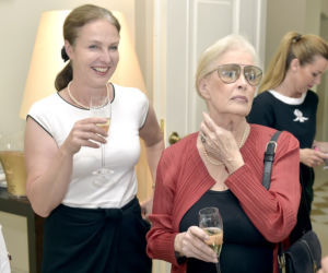 Beata Tyszkiewicz, Karolina Wajda