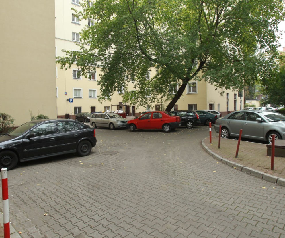  Wyrzucą samochody z wolskich podwórek 