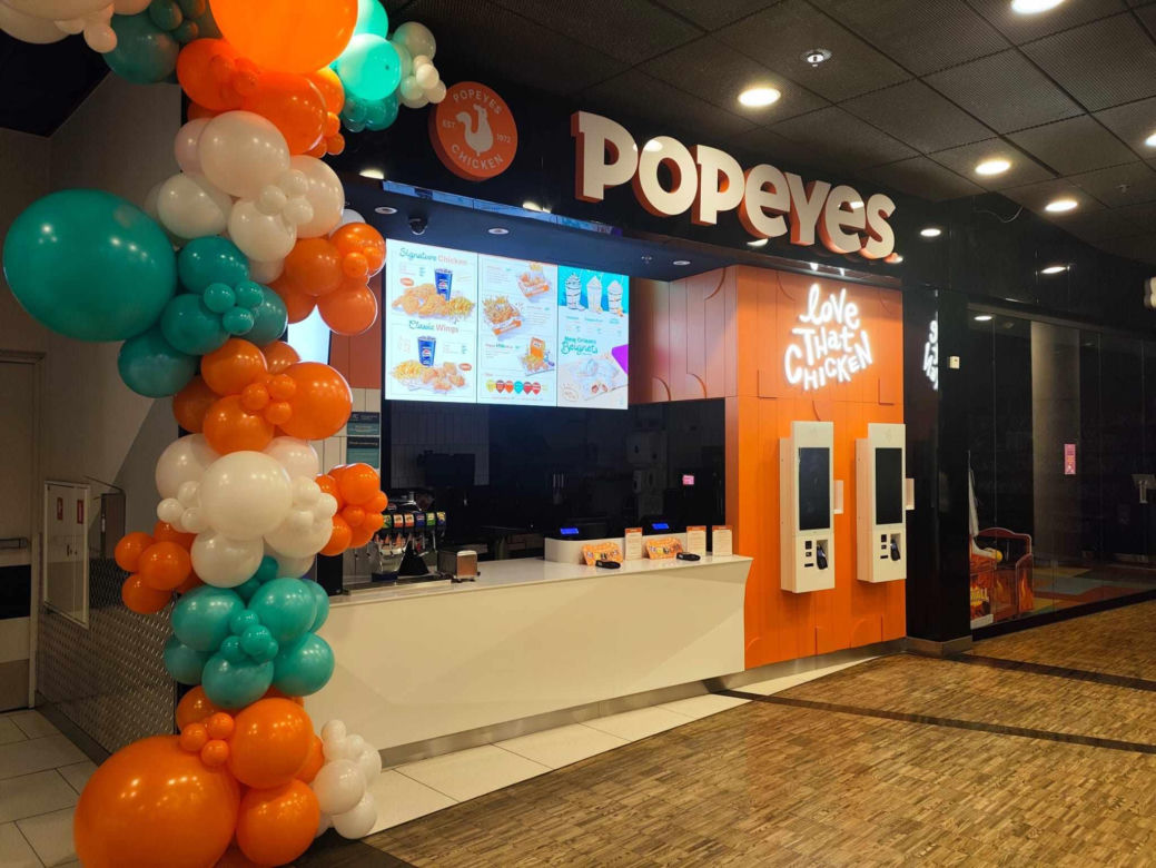 Popeyes rozda roczny voucher na kanapki. Pierwsi goście czekali całą noc