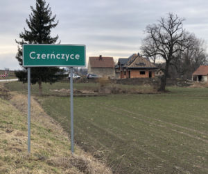 Policjant postrzelony w głowę przez włamywacza. Dramatyczne sceny w Czerńczycach 