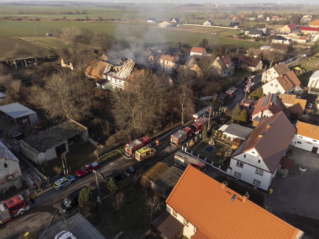 Pożar i akcja antyterrorystów. Dwóch mężczyzn nie żyje