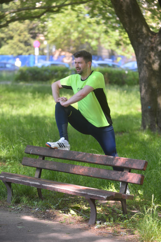 Rozciąga się dla Biedronia