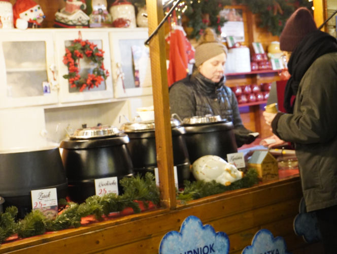 Jarmark bożonarodzeniowy w Katowicach 2025: Menu i cennik przysmaków