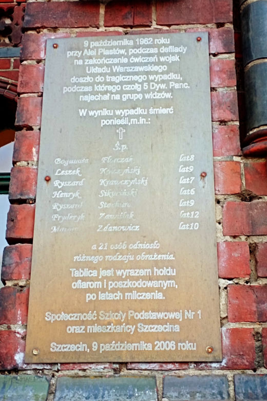 Czołg wjechał w grupę dzieci! Władze ukrywały tragedię w centrum Szczecina