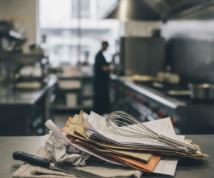 Chaos w stawkach VAT uderza w restauratorów. Posłowie pytają o zasadę pierwszego pouczenia