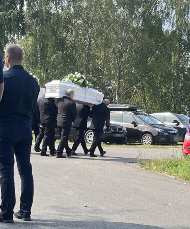 Pogrzeb rodzeństwa w Tuszowie Narodowym. Dominika i Grzegorz zginęli w wypadku. Trafili na pijanego kierowcę lawety