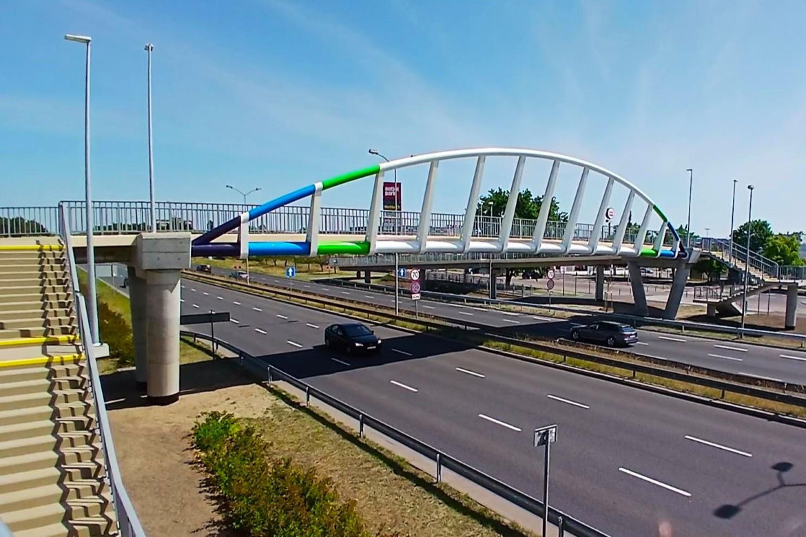 Kładka nad ul. Struga już otwarta