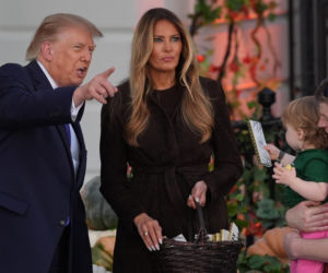 Cukierek albo psikus! Trump zaskoczył pod Białym Domem