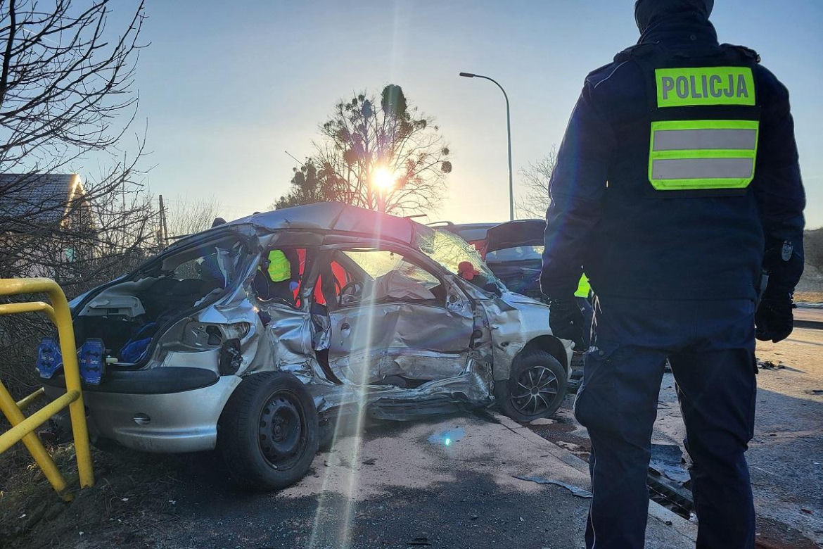Tragiczny wypadek w Świeciu! Nie żyje 18-letni kierowca [ZDJĘCIA] 