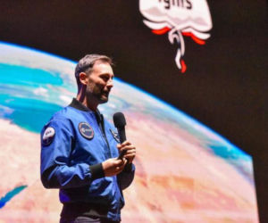 Sławosz Uznański-Wiśniewski przyciągnął tłumy do Auli UMK w Toruniu