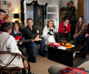 Barwy szczęścia, odcinek 3374: Emil (Artem Malaszczuk), Lucyna (Bożena Stachura), Asia (Anna Gzyra), Hubert (Marek Molak), Agata (Natalia Zambrzycka), Ignacy (Olaf Staszkiewicz), Staś (Olaf Kaprzyk), Daniel  (Marcin Bikowski)